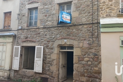 Maison à vendre à ST JULIEN MOLIN MOLETTE Saint-Pierre-de-Bœuf - 2 pièces - 160 m² 