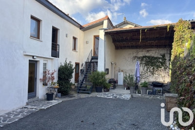 Maison à vendre à PONT DU CHATEAU  - 9 pièces - 156 m² 