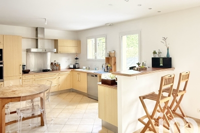 Maison à vendre à CENAC  - 6 pièces - 160 m² 