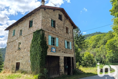 Maison à vendre à SAINT-JULIEN-D'INTRES  - 8 pièces - 130 m² 