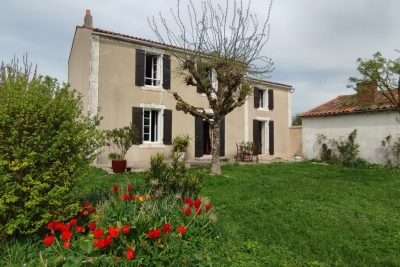 Maison à vendre à ST MEDARD D AUNIS  - 7 pièces - 157 m² 