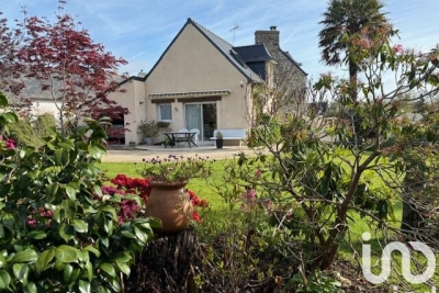 Maison à vendre petite maison au bord de l eau