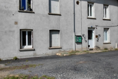 Bien à vendre à BOURG LASTIC   - 221 m² 