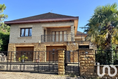 Maison à vendre à CHAMPAGNE-AU-MONT-D'OR  - 7 pièces - 300 m² 