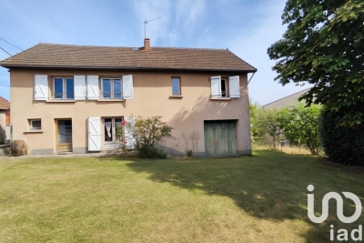 Maison à vendre à CONDAT EN COMBRAILLES  - 6 pièces - 124 m² 