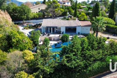 Maison à vendre à LES ADRETS-DE-L'ESTÉREL  - 5 pièces - 137 m² 