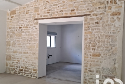 Maison à vendre à SURGERES  - 5 pièces - 157 m² 