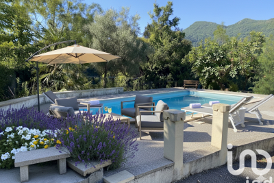 Maison à vendre à immobilier ST-JUST-DE-CLAIX  - 7 pièces - 254 m² 