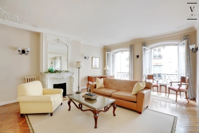 Appartement à vendre à PARIS 7EME Folie Mericourt - 4 pièces - 144 m² 