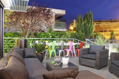 Maison à louer à CANNES   - 300 m² 