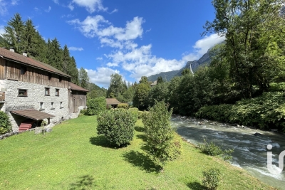 Maison à vendre petite maison au bord de l eau 