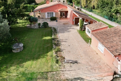 Maison à vendre à ST MARCEL LES SAUZET  - 9 pièces - 176 m² 