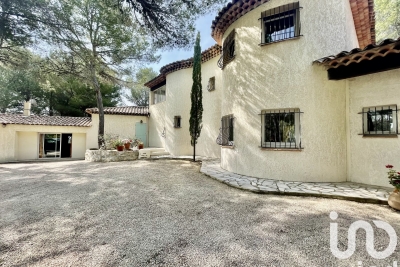 Maison à vendre à VENTABREN  - 7 pièces - 257 m² 