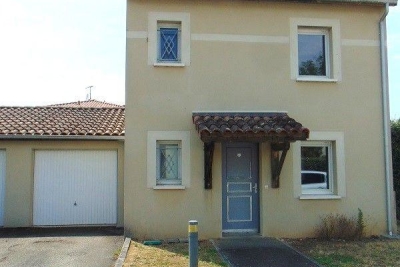 Maison à vendre à ST-SEURIN-SUR-L'ISLE Saint-Seurin-sur-l'Isle - 4 pièces - 81 m² 