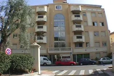 Commercial real estate to rent in MENTON  - 1 rooms - 30 m² 