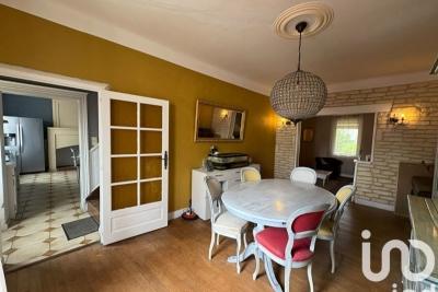 Maison à vendre à ST JUST SUR DIVE Baumette (Zone Naturelle) - 6 pièces - 160 m² 