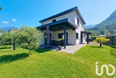 Maison à vendre à CLUSES  - 6 pièces - 160 m² 