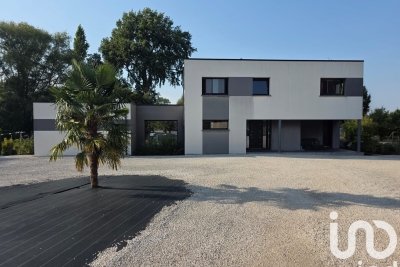 Maison à vendre à PELVES  - 10 pièces - 330 m² 