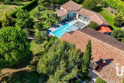 Maison à vendre à ST-GENIS-LAVAL  - 10 pièces - 297 m² 