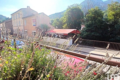 Commerce à vendre presse tabac