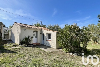 Maison à vendre petite maison au bord de l eau 