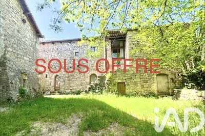 Maison à vendre à ANTRAIGUES SUR VOLANE  - 7 pièces - 210 m² 