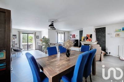 Maison à vendre petite maison au bord de l eau 