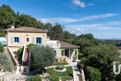 Maison à vendre à ROCHEFORT-DU-GARD  - 6 pièces - 160 m² 