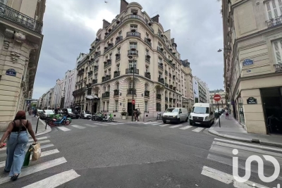 Appartement à vendre à PARIS 8EME Folie Mericourt - 3 pièces - 63 m² 