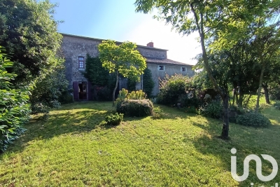 Maison à vendre à ST MAURICE ETUSSON  - 12 pièces - 196 m² 