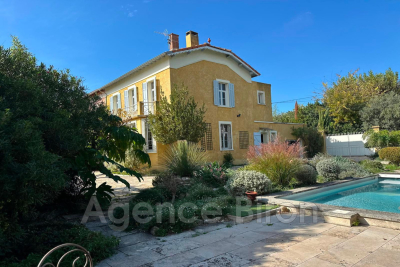 Maison &agrave; vendre &agrave; AIX-EN-PROVENCE  - 5 pi&egrave;ces - 176 m&sup2; 