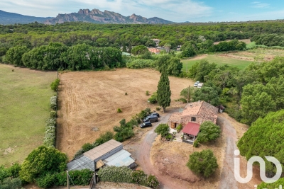 Maison à vendre à ROQUEBRUNE-SUR-ARGENS Ecarts - 5 pièces - 138 m² 