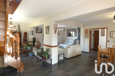 Maison à vendre à CIVRY LA FORET  - 7 pièces - 180 m² 