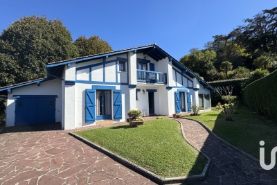 Maison à vendre à ST-JEAN-DE-LUZ  - 6 pièces - 169 m² 