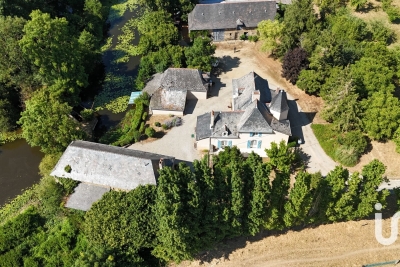 Maison à vendre petite maison au bord de l eau 