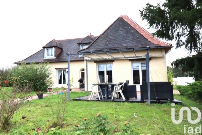 Maison à vendre à SEMBLANCAY  - 8 pièces - 276 m² 