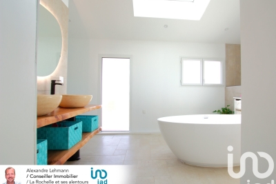 Maison à vendre à immobilier VERINES  - 6 pièces - 202 m² 