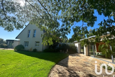 Maison à vendre à LA CHAPELLE ST LAUD Baumette (Zone Naturelle) - 8 pièces - 244 m² 