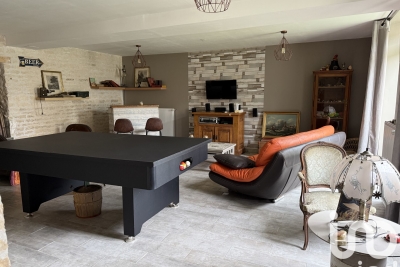 Maison à vendre à PRIN DEYRANCON  - 6 pièces - 201 m² 