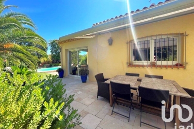 Maison à vendre à ST-AYGULF  - 5 pièces - 154 m² 