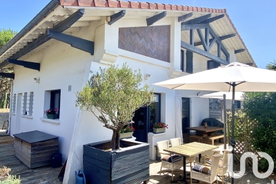 Maison à vendre à ST-JULIEN-EN-BORN  - 8 pièces - 140 m² 