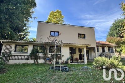 Maison à vendre petite maison au bord de l eau 