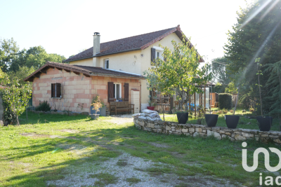 Maison à vendre à LUZILLAT  - 6 pièces - 159 m² 