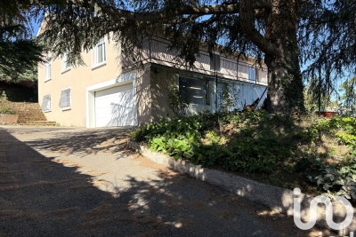 Maison à vendre à VAUGNERAY  - 8 pièces - 199 m² 