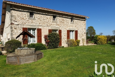 Maison à vendre à VASLES  - 8 pièces - 179 m² 