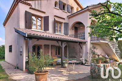 Maison à vendre à ST JEAN DE TOUSLAS  - 6 pièces - 164 m² 