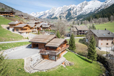 Maison &agrave; vendre &agrave; LA CLUSAZ  - 6 pi&egrave;ces - 311 m&sup2; 