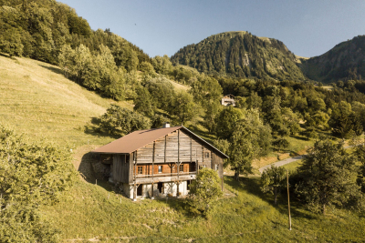 House for sale in MANIGOD  - 5 rooms - 250 m² 