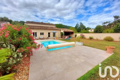 Maison à vendre petite maison au bord de l eau 