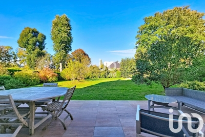 Maison à vendre à SOINDRES  - 9 pièces - 220 m² 